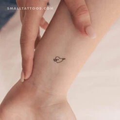 Tiny Heart And Arrow Temporary Tattoo (Set Of 3)