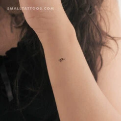 O Handwritten Letter Temporary Tattoo (Set Of 3)