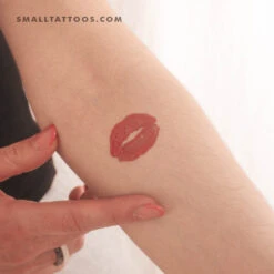 Red Kiss Mark Temporary Tattoo (Set Of 3)