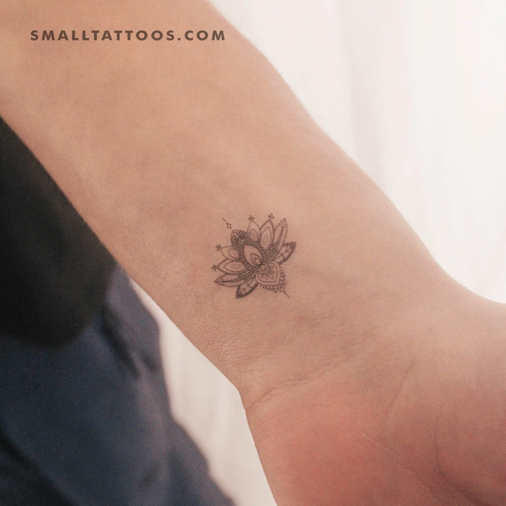 Sacred Lotus Temporary Tattoo (Set Of 3) 3 Sacred Lotus Temporary Tattoo (Set Of 3)