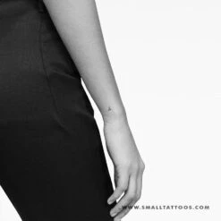 H Handwritten Letter Temporary Tattoo (Set Of 3) -Da Vinci Shop h handwritten st temporary tattoo