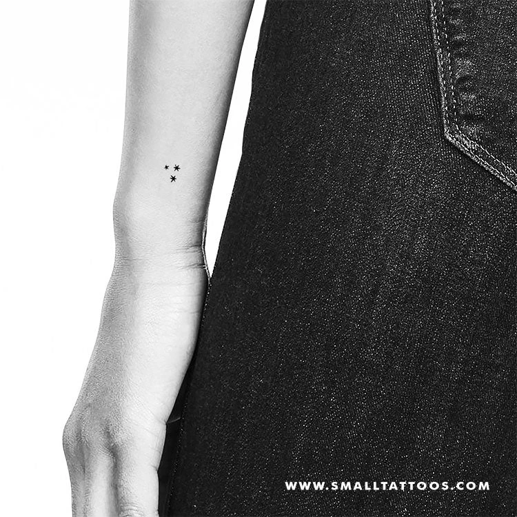 Small Three Stars Temporary Tattoo (Set Of 3) 5 Small Three Stars Temporary Tattoo (Set Of 3) - Image 3