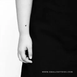 Small Hummingbird Temporary Tattoo (Set Of 3) 8 Small Hummingbird Temporary Tattoo (Set Of 3) -Da Vinci Shop hummingbird small st temptat